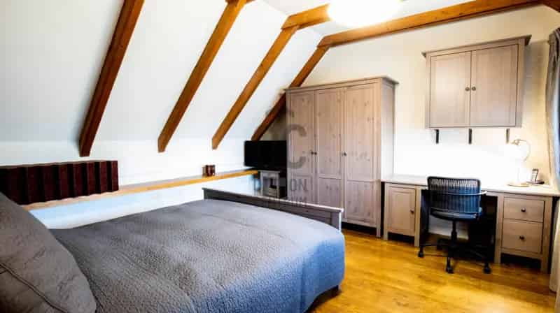 Kecskeméti 7 szobás családi ház eladó - modern, felszerelt