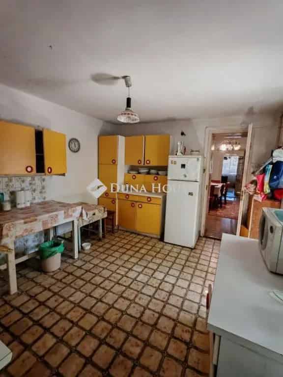 Felujitando Ketgeneracios Csaladhaz Jaszkarajeno Kozeptaban