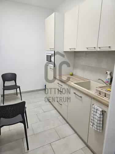 Solymár eladó kereskedelmi ingatlan UZ016437