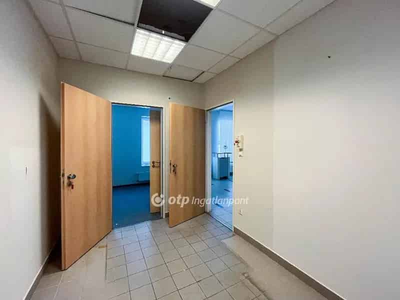 Eladó irodaépület Győr-Győrszentivánon 103 nm
