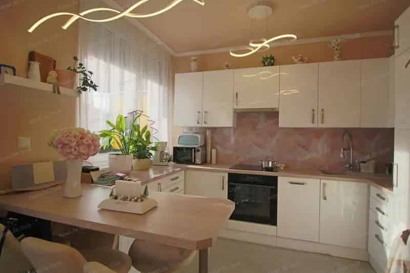 Győr Belváros 58m2-es Felújított Tégla lakás Eladó