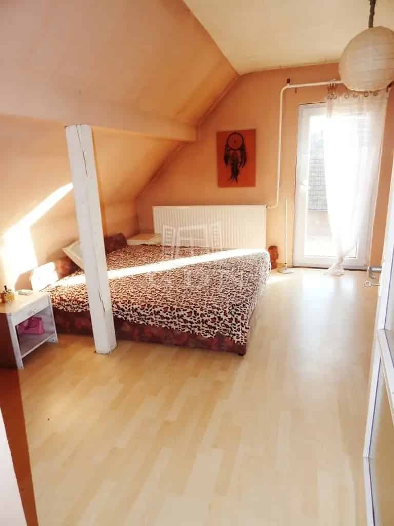 Hajduhadház nagy családi ház eladó garázzsal