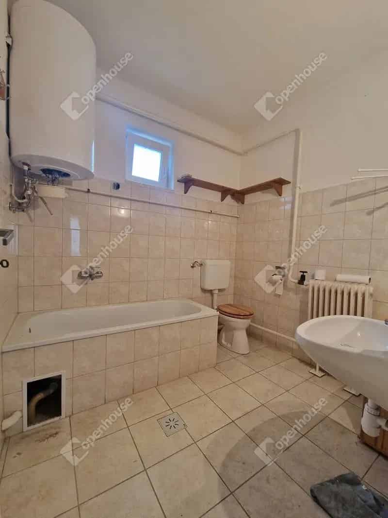 Ház Kiadó , Komáromi járás, Dunántúl