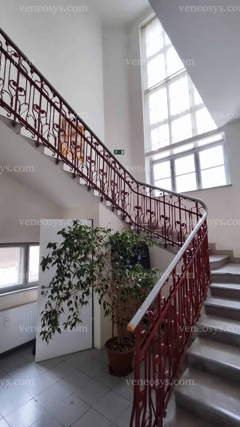 Szekszárd Garay tér Irodaház Kiadó 573 m2