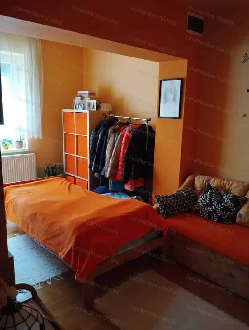 Veresegyházi 50 nm-es 2 hálószobás tégla lakás eladó