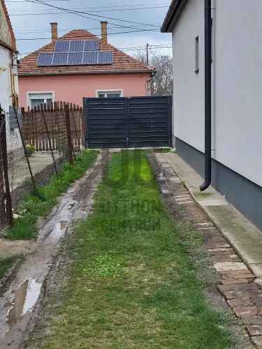 Szeged Béketelepi telek eladó 685 nm