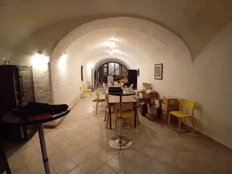 Győr Belváros 80m2 Üzlethelyiség Kiadó