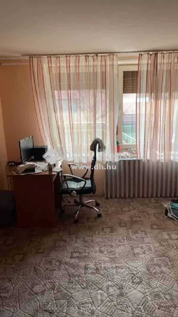 120nm-es 5 szobás ház eladó melléképülettel és nagy udvarral
