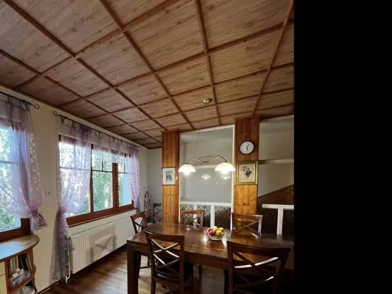 Győrben eladó 2 szintes társasház 2 lakással és 620m² telekkel