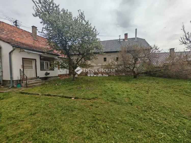 Felujitando csaladhaz Kesztölcön 4 szoba akadalymentesitett