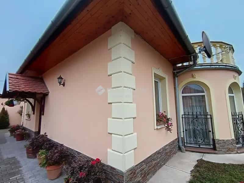 Kényelmes családi ház eladó Szeged Mihálytelken