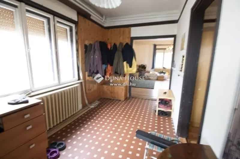 Ecseri családi ház eladó - 3 szoba, terasz, melléképület