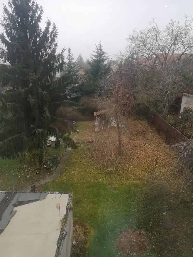 Budaörs: Felújítandó 3 szintes ház 1110m2-es telken 3 lakással