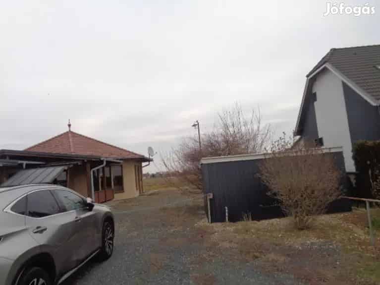 Eladó üzlethelyiség Körmend - 94m2 + 34m2 terasz