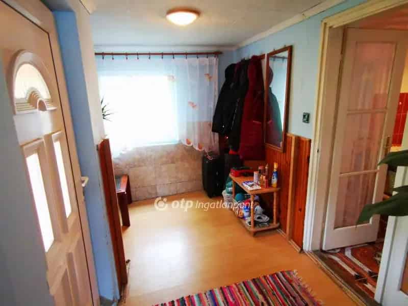 Dömsödi családi ház 1843 m2-es telekkel eladó