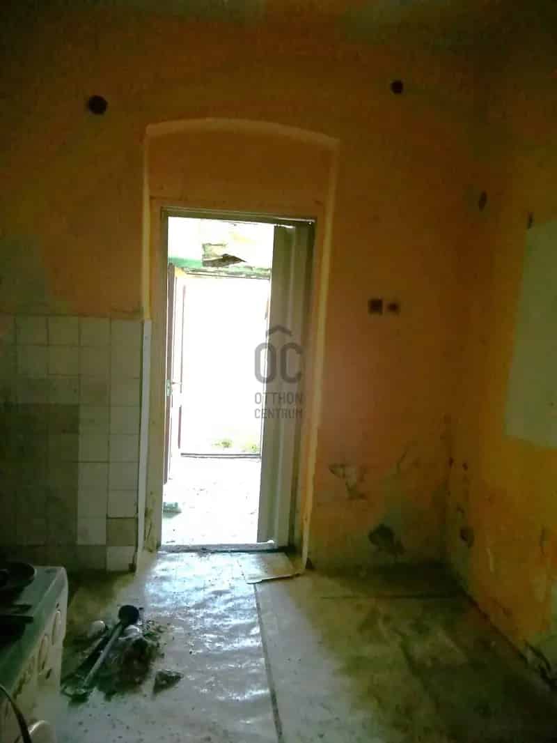 Komló Mecsekjánosi családi ház eladó 2 lakással