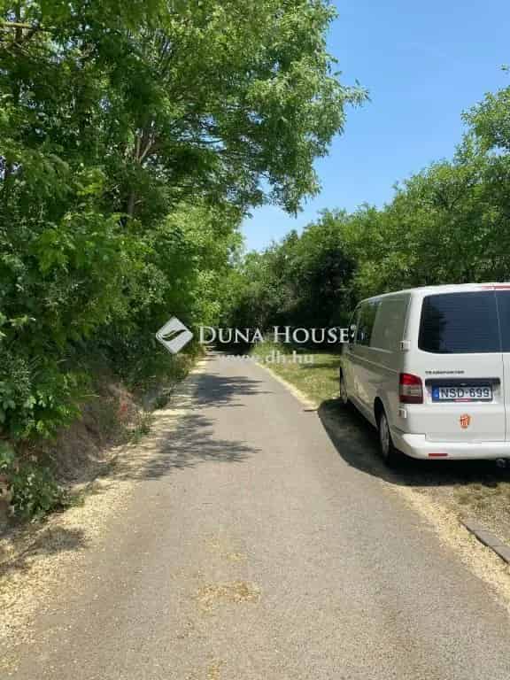Keszüben eladó vízparti panorámás telek szerkezetkész házzal