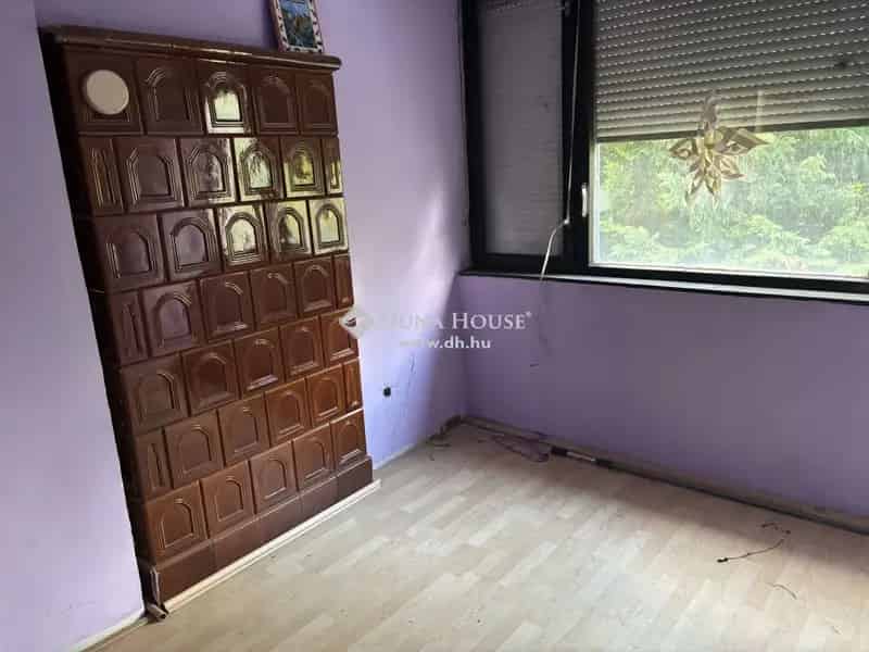 Tata Kertkapcsolatos Sorház Eladó - 4 Hálószoba - Garázs
