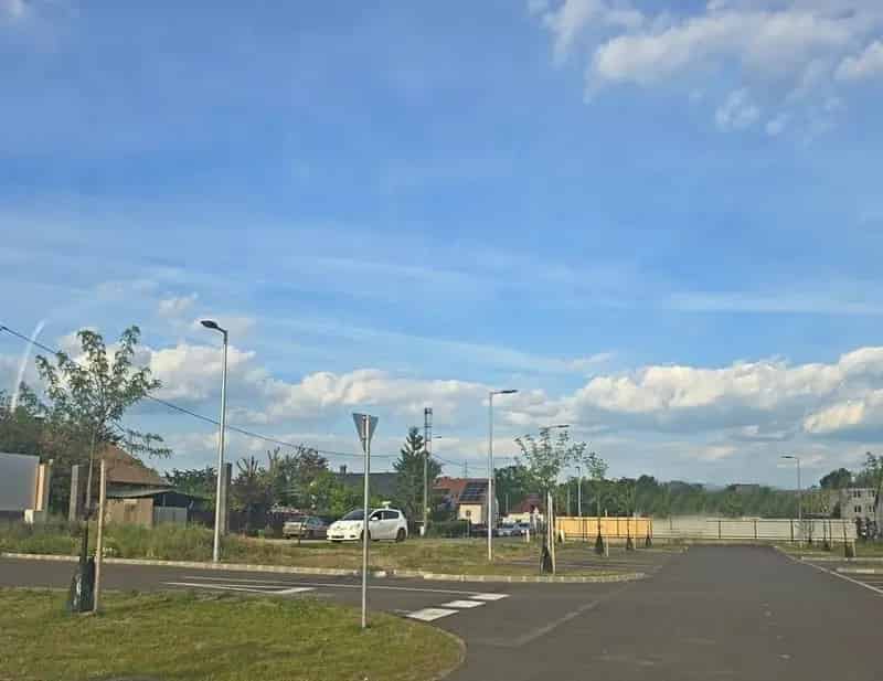 Debrecen Juliakert 750 nm-es építési telek eladó