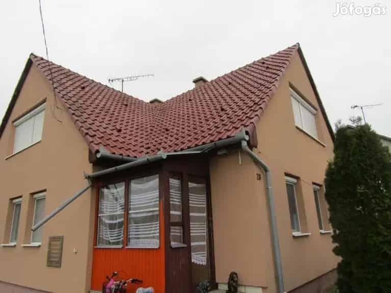 Hajdúszovát családi ház eladó dupla garázzsal 140 nm