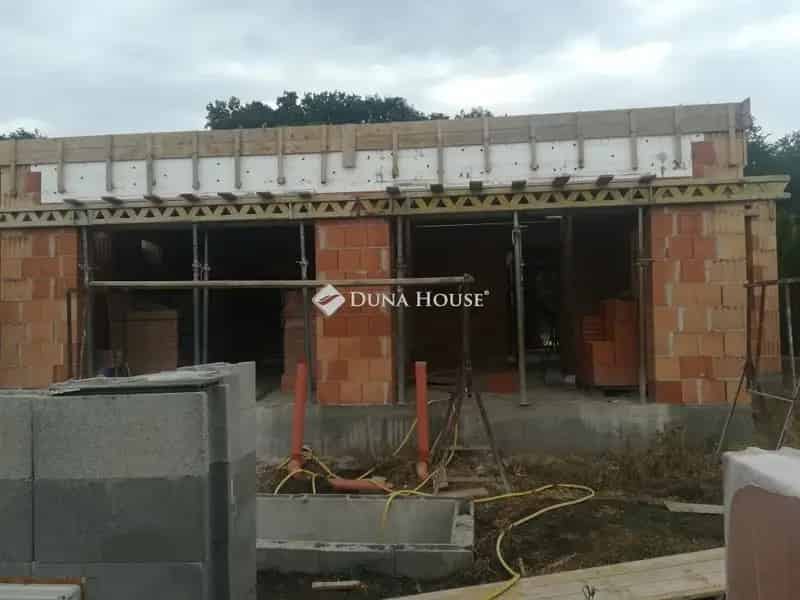 125 nm-es 4 szobás családi ház Dunaújvárosban eladó