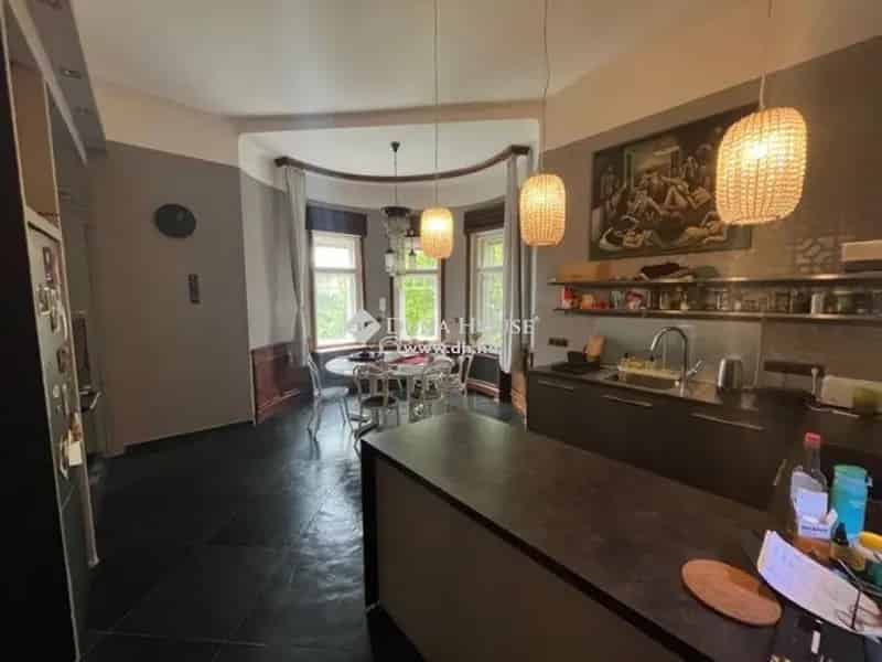 Rezmál zöldövezeti villa - nagypolgári lakás kiadó szaunával