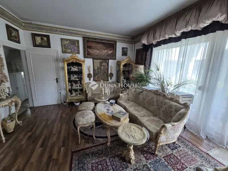 Budakalász Duna-parti családi ház eladó - 275 nm - medence - jakuzzi - garázs