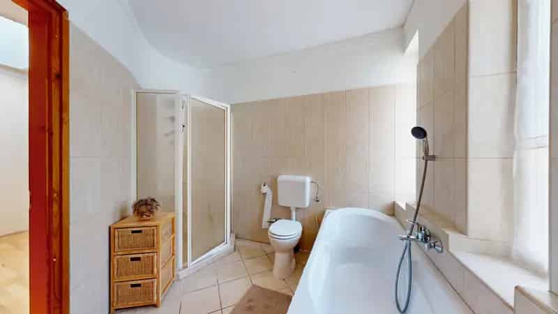 1231 m2-es telken lévő 251 m2-es családi ház Debrecenben