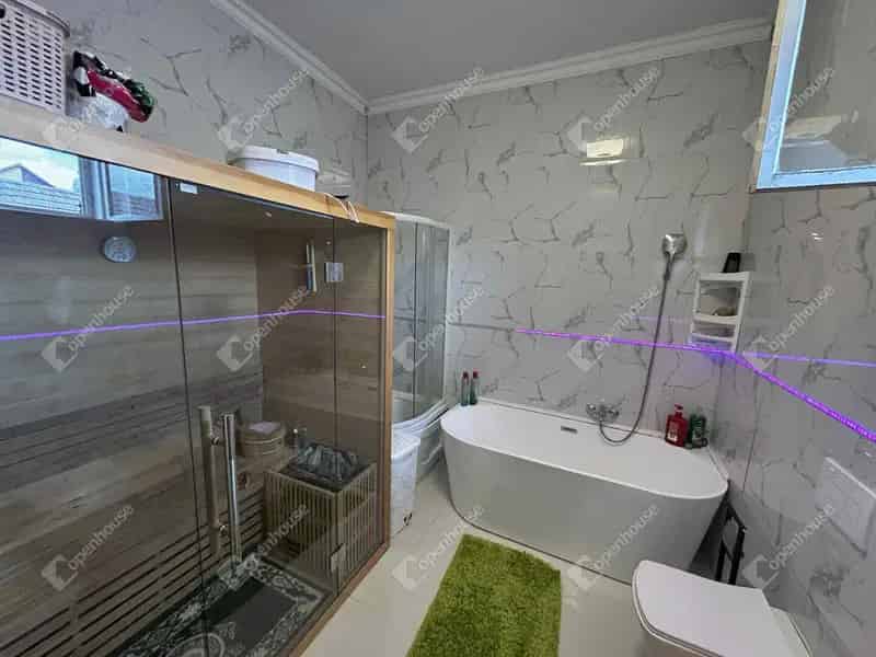 Pilis családi ház eladó - 173 m2 - 3 szoba - felújított - szauna - terasz