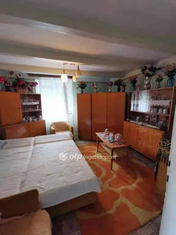 Felujítandó vályogház Pest megyében 2098 nm-es telken