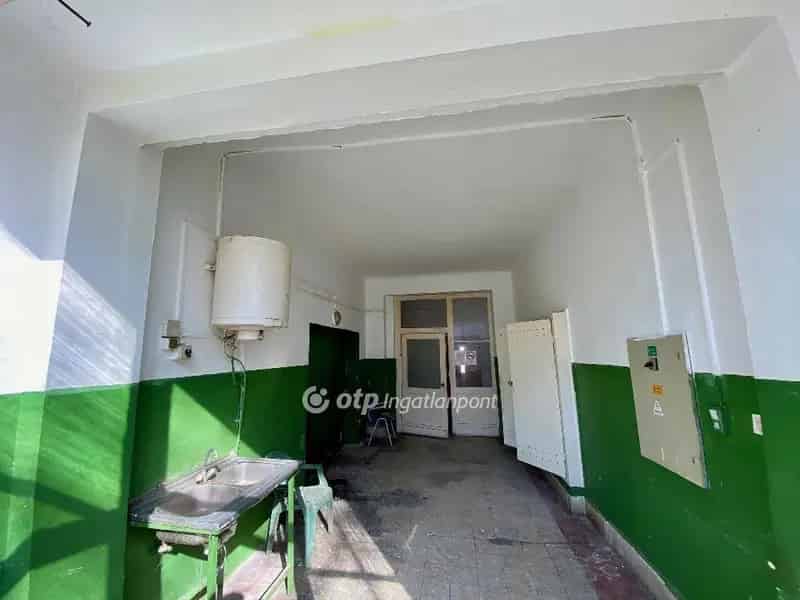 Kecskemét 300 m2-es Ingatlan Eladó 12 Szobával és Melléképülettel