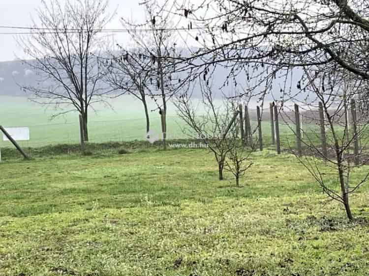 900 m2-es Telek Eladó Domonyban Csendes Környéken