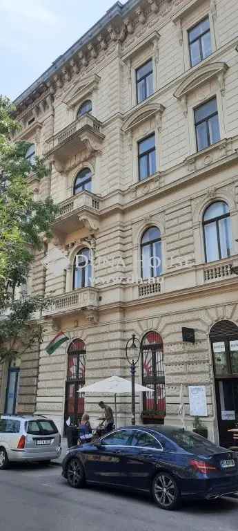 Andrassy uti 140 nm-es 3 szobas vilagörökségi vilag