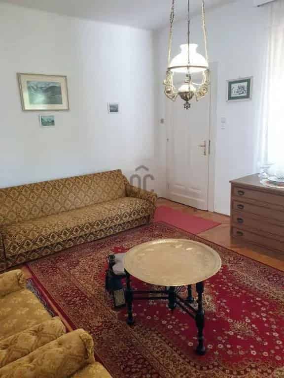 Cegléd belvárosában eladó családi ház