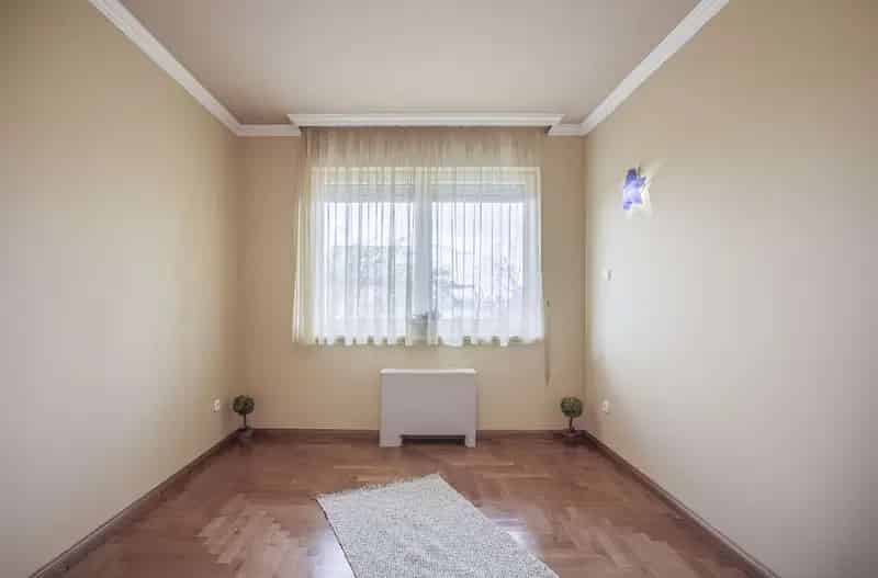 113 nm-es Kertkapcsolatos Lakás Angol Iskola Közelében