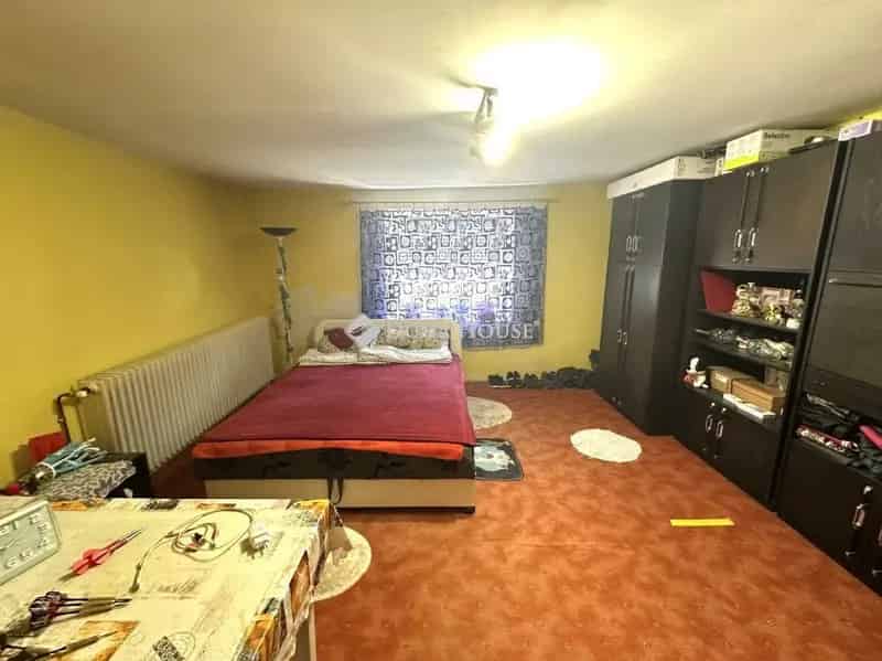 Izsák 2 szobás családi ház eladó 719 nm-es telken