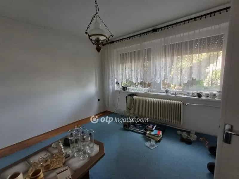 135 m2-es családi ház Nagycserkeszen - felújított tető, új nyílászárók, nagy kert