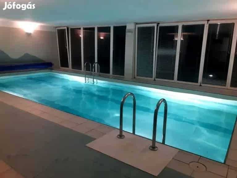 Balatonalmádi Luxus Családi Ház Eladó - Úszómedence Szauna