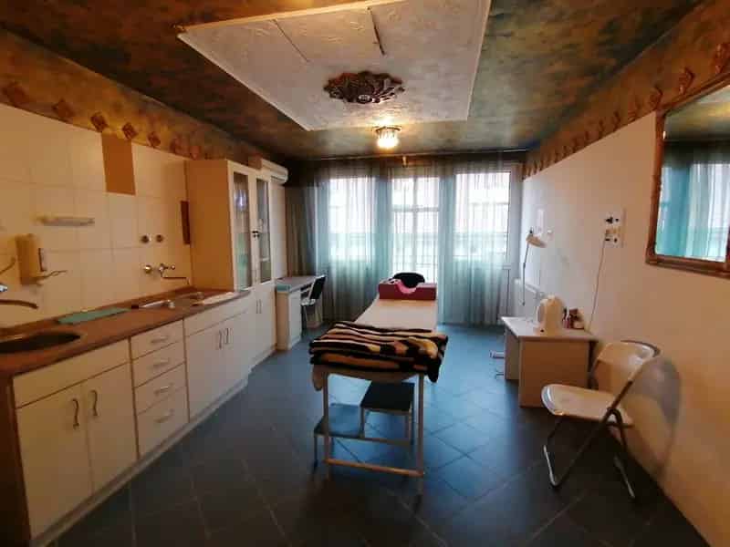 Kecskemét Malom központ 206 nm-es orvosi rendelő eladó
