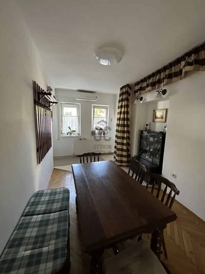 82m2-es 3 szobás lakás Debrecenben garázzsal és filagóriával
