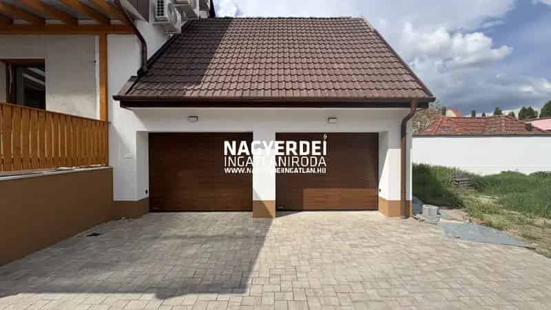 Debrecen Péterfia 300nm-es családi ház eladó