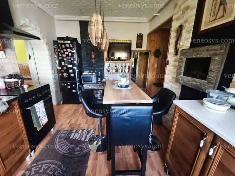 Eladó Rudabányán egy 67 m² 2 szobás szuper állapotú ELSŐ emeleti lakás UDVARRAL, GARÁZZSAL