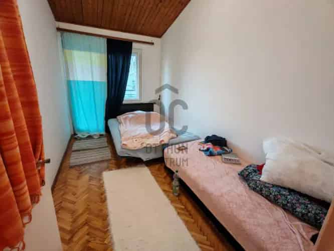 Keszthelyi családi ház eladó - 3 szoba, garázs, kert