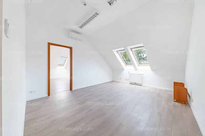 Sasad irodaház eladó 810 m2 felújított