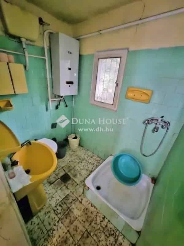 45m2-es 2 szobás ház Ferihegynél 652m2-es telken