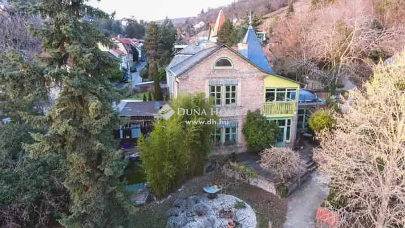 Pécs Belvárosi Panorámás Villa Eladó