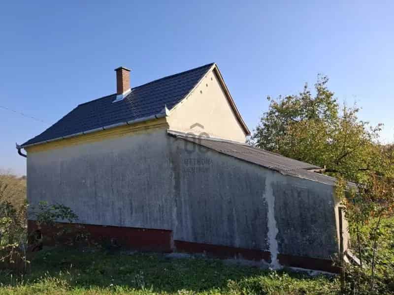 Galambok Öreghegy hétvégi ház eladó nagy telekkel