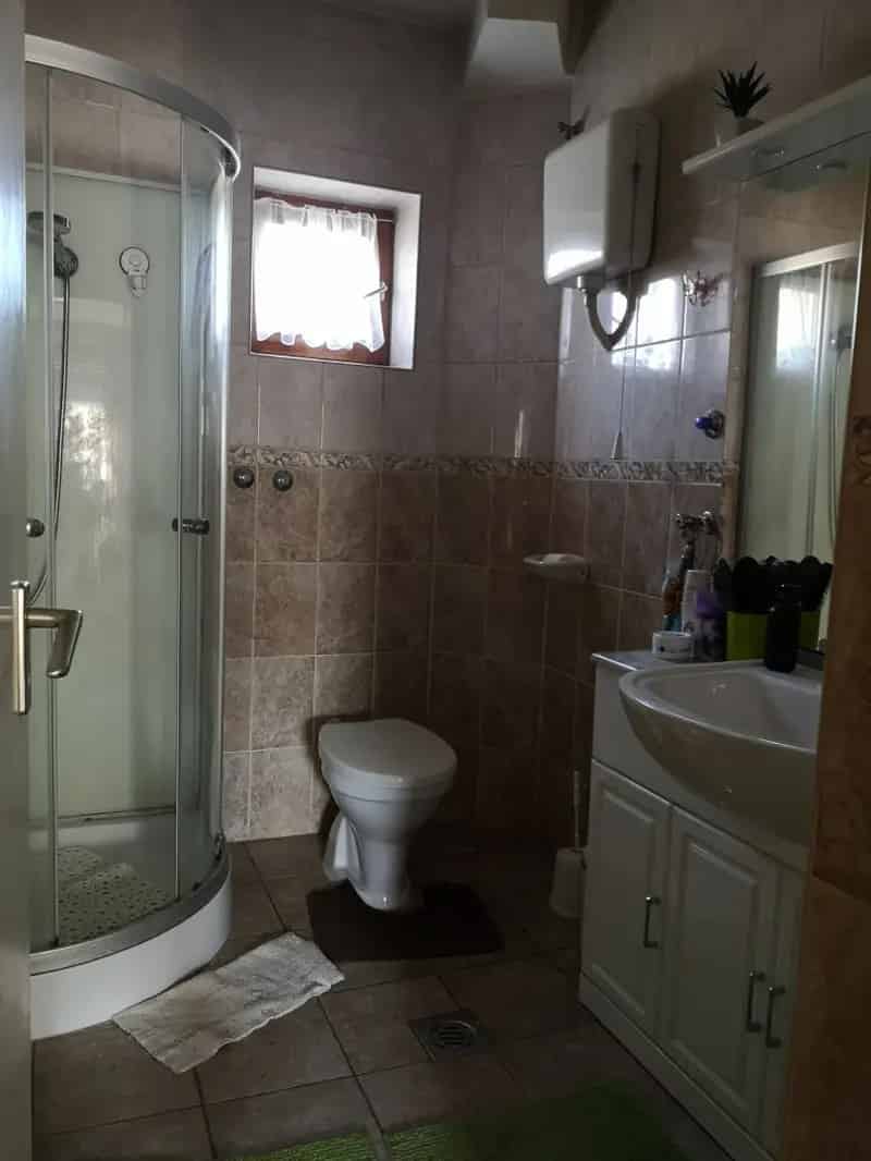 107nm-es 3 szobás családi ház garázzsal 18 kerületben