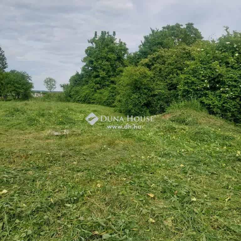 Magyarmecskei befejezetlen tégla ház eladó