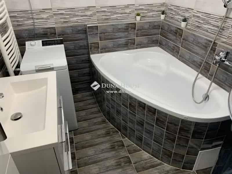 Családi ház eladó Cereden 185m2 2 szintes